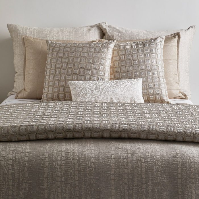 Collonade Throw - Image 2