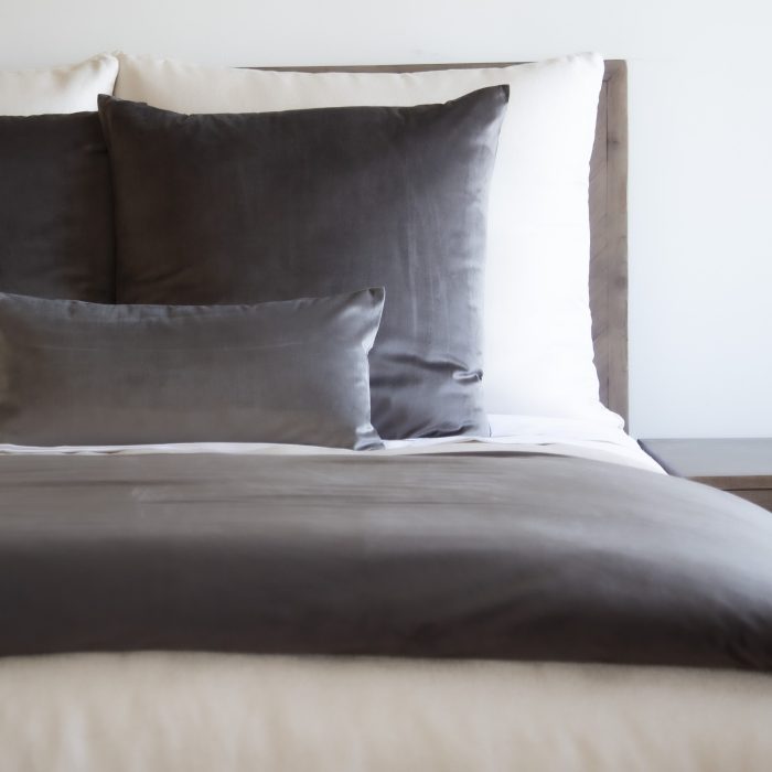 Duchess Velvet Throw - Image 2
