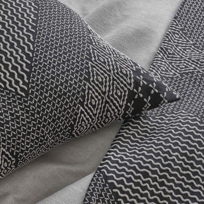 Sashiko Hishi-Moyo Pillow - Image 5